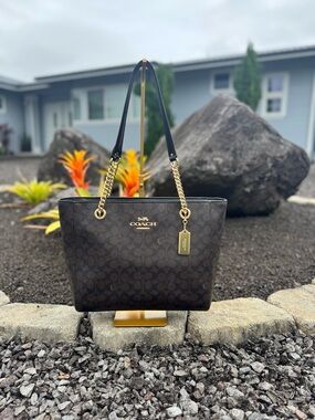 Coach NWOT Signature Chain Tote Brown Canvas Leather Gold Hardware Shoulder Bag